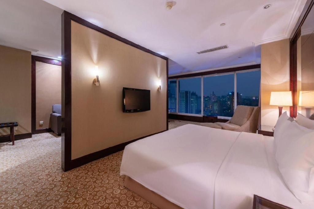 Golden Eagle Summit Hotel Downtown Nanjing  Exterior photo
